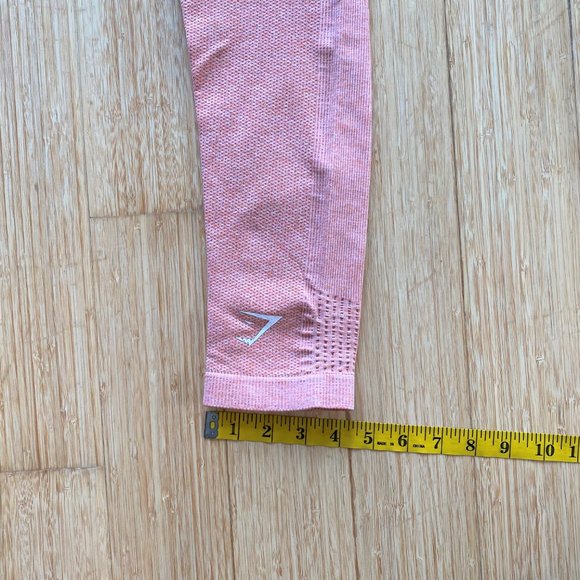 Women’s Gymshark Ombre Peach/Pink Seamless Leggings, Size M - Picture 9 of 10